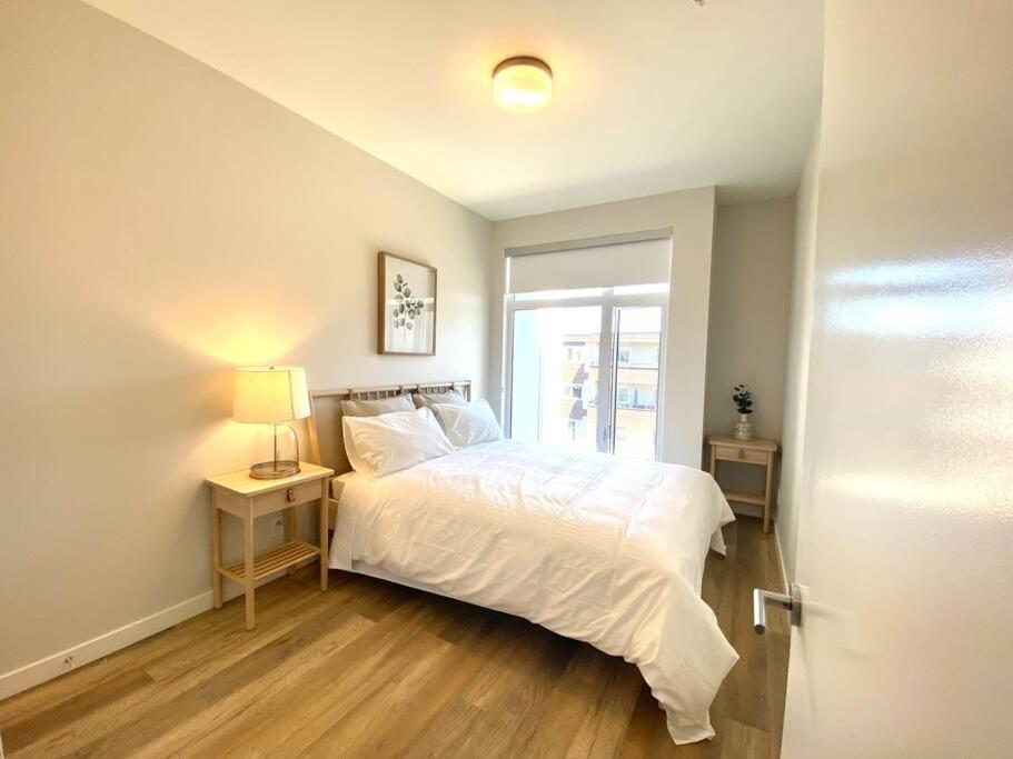 Lovely Brand New Condo Сидней Экстерьер фото