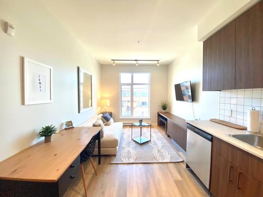 Lovely Brand New Condo Сидней Экстерьер фото