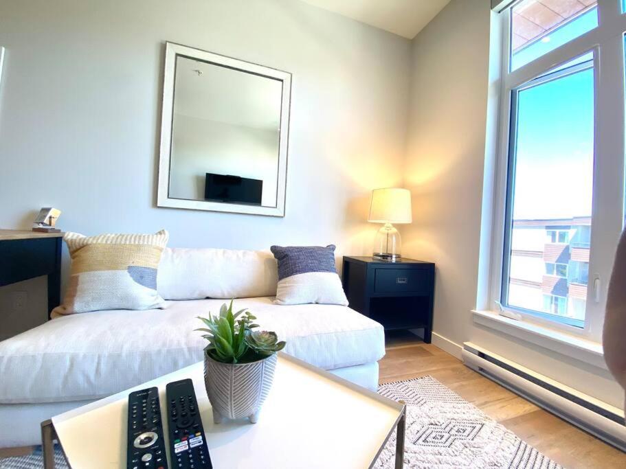 Lovely Brand New Condo Сидней Экстерьер фото